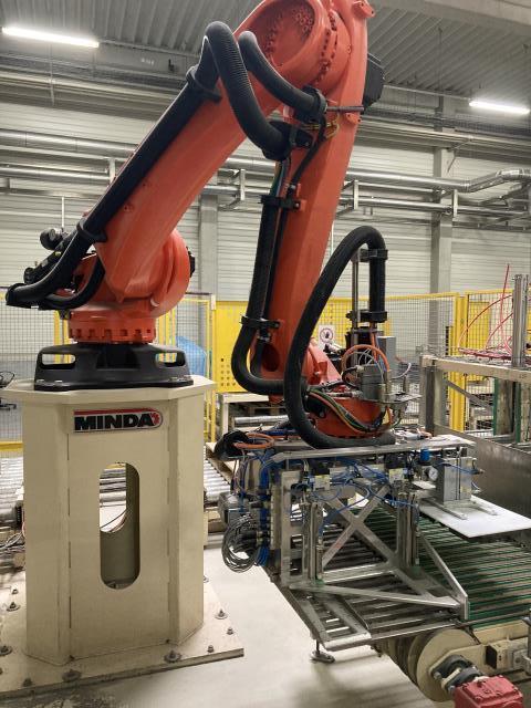 KUKA Palletizing for beverage cartons