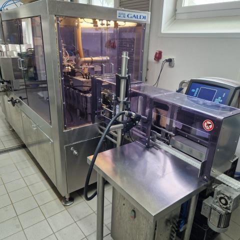 Galdi RG21 Gabletop Cardboard Filling Machine with Closure Applicator (4)
