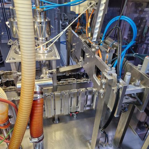 Galdi RG21 Gabletop Cardboard Filling Machine with Closure Applicator (7)