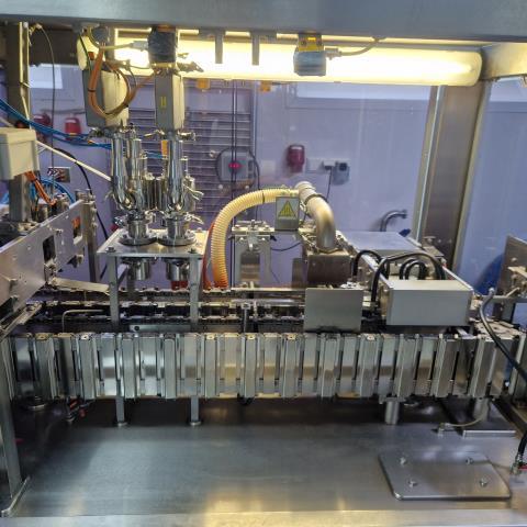 Galdi RG21 Gabletop Cardboard Filling Machine with Closure Applicator (10)